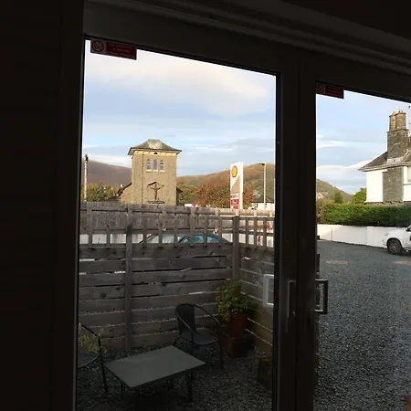 Lynton Lodge *